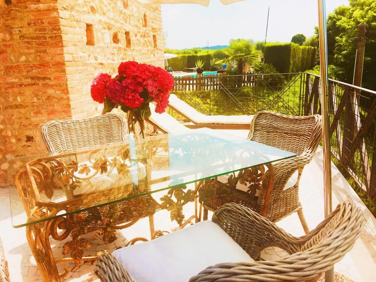 Ca Donzella Bed and Breakfast Lazise 0*,  Italië