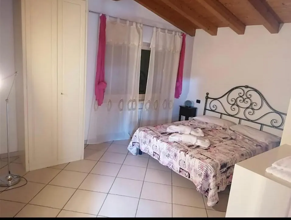 Ca Donzella Bed and Breakfast Lazise 0*,  Italië